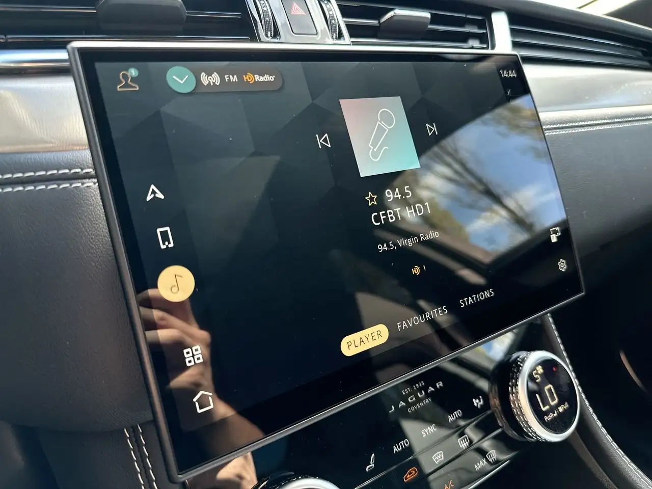 Jaguar F-Pace photo Jaguar F-Pace