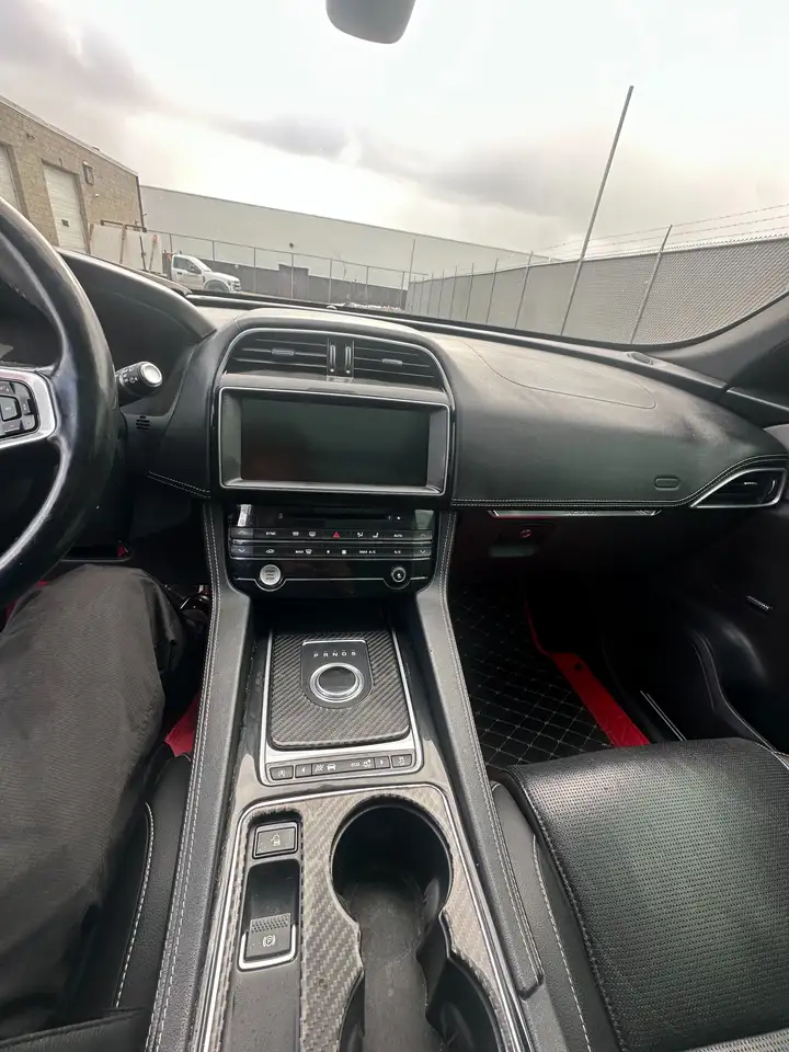 Jaguar F-Pace снимка Jaguar F-Pace
