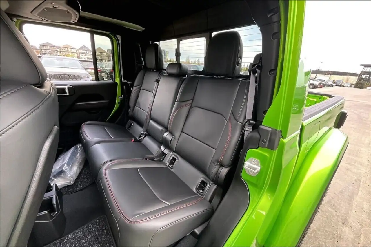 Jeep Gladiator photo Jeep Gladiator