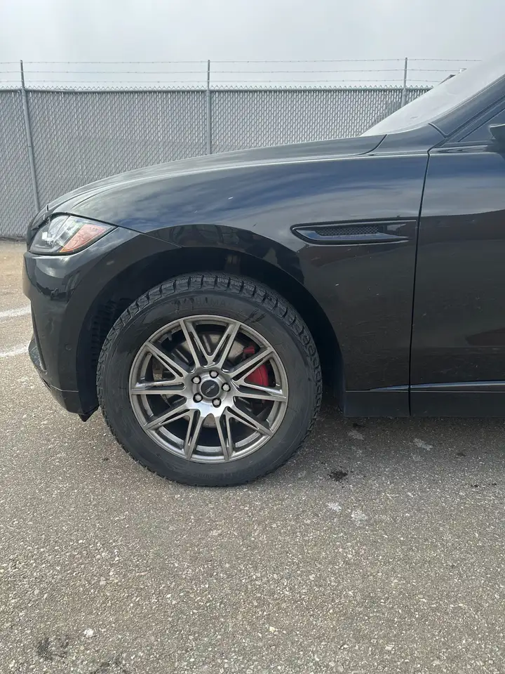 Jaguar F-Pace снимка Jaguar F-Pace