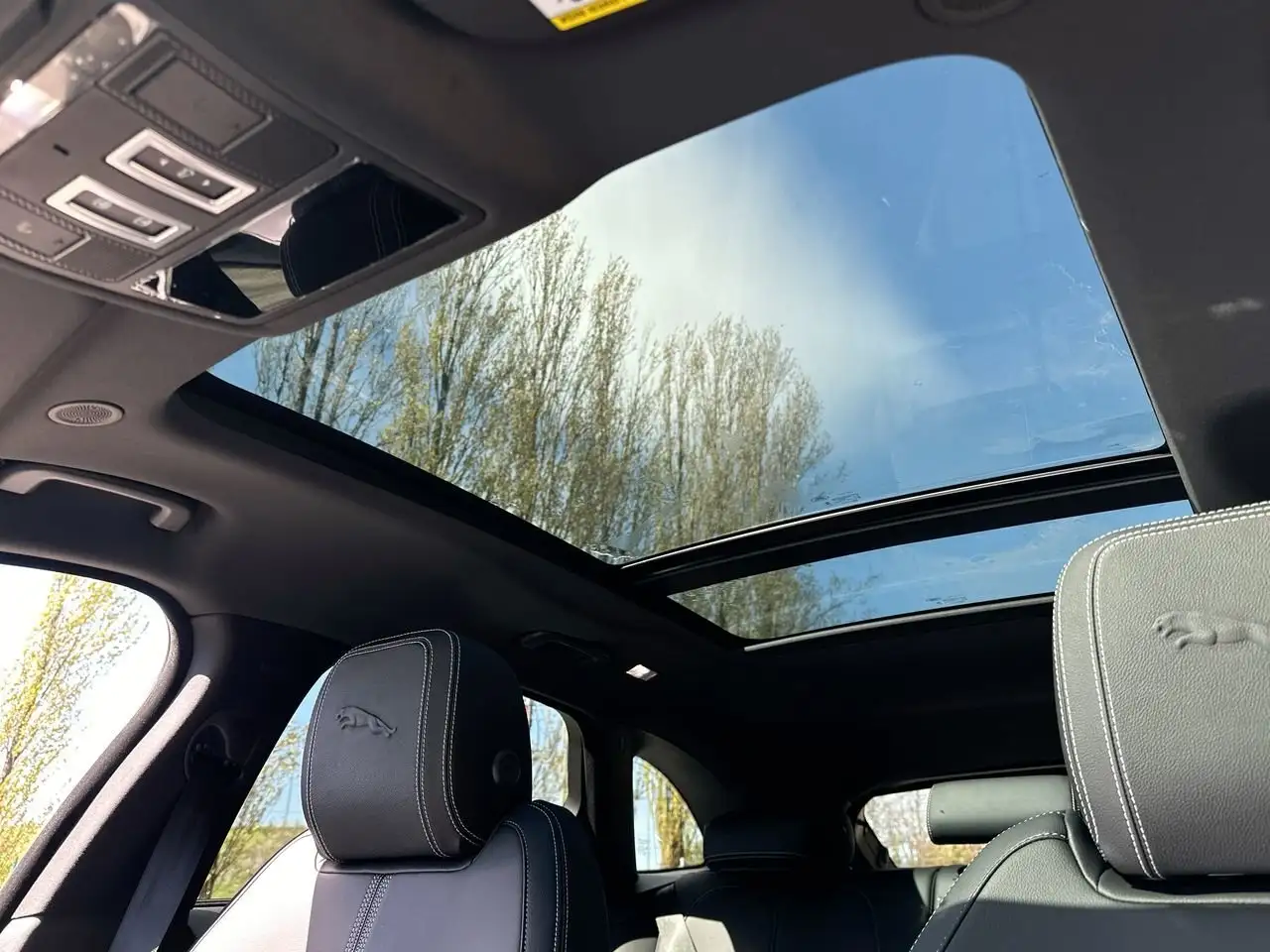 Jaguar F-Pace photo Jaguar F-Pace