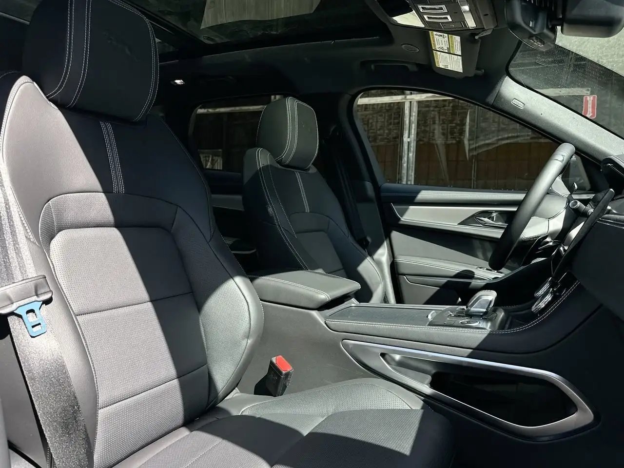 Jaguar F-Pace photo Jaguar F-Pace