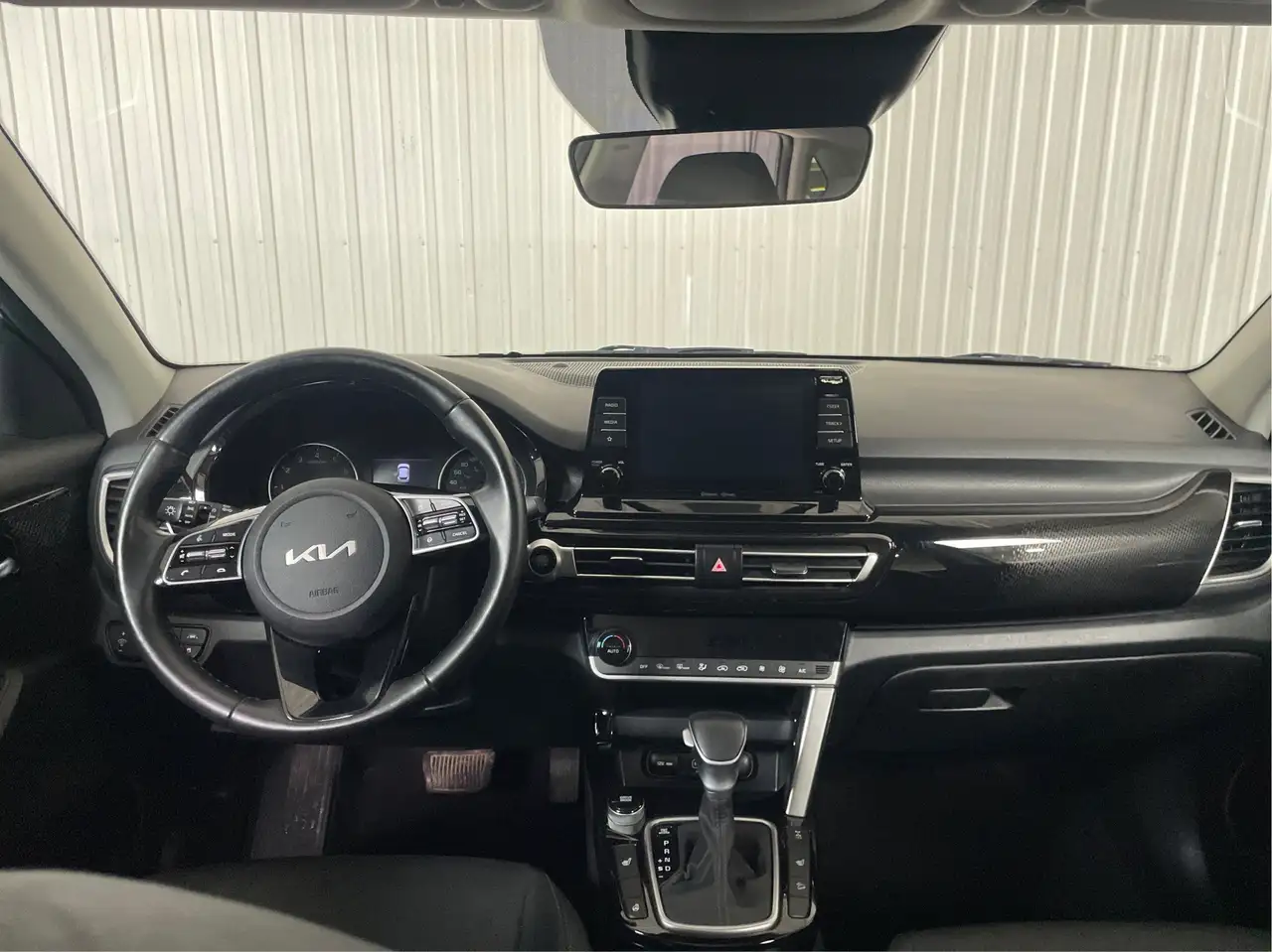 Kia Seltos снимка Kia Seltos