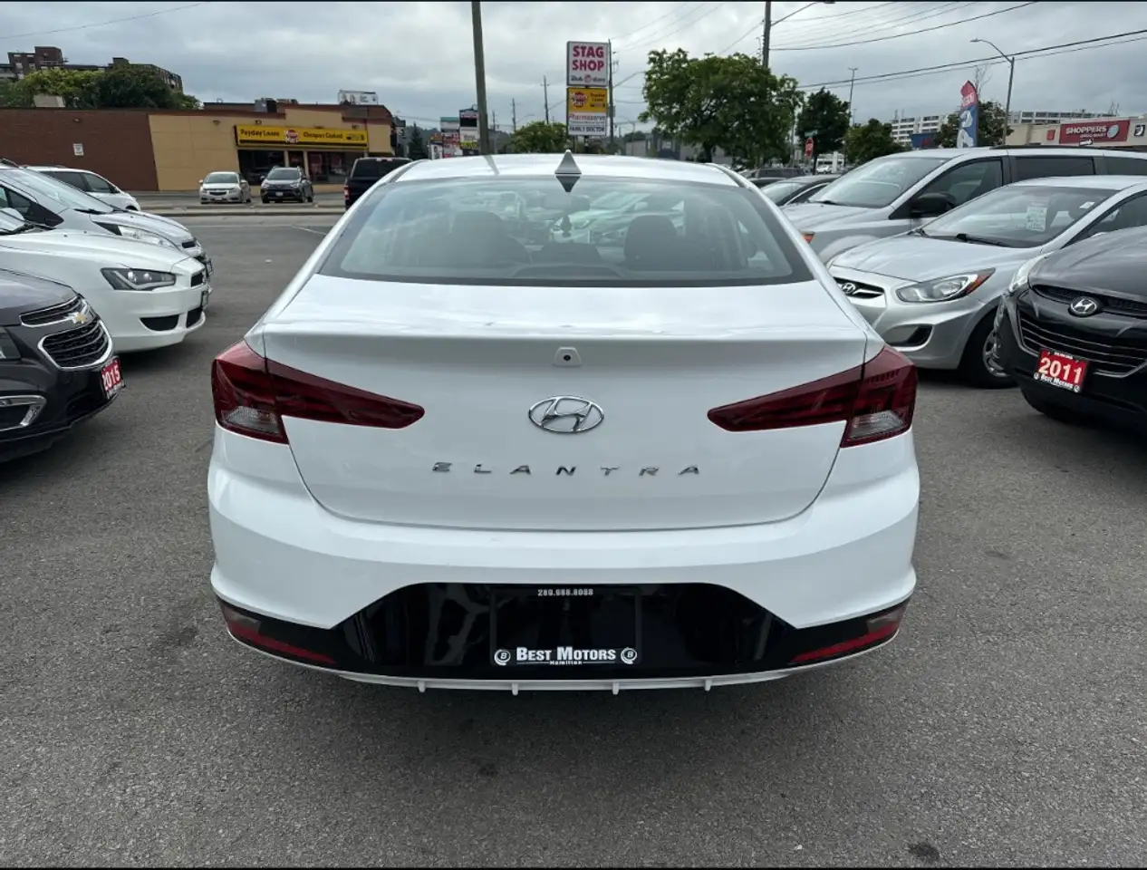 Hyundai ELANTRA photo Hyundai ELANTRA