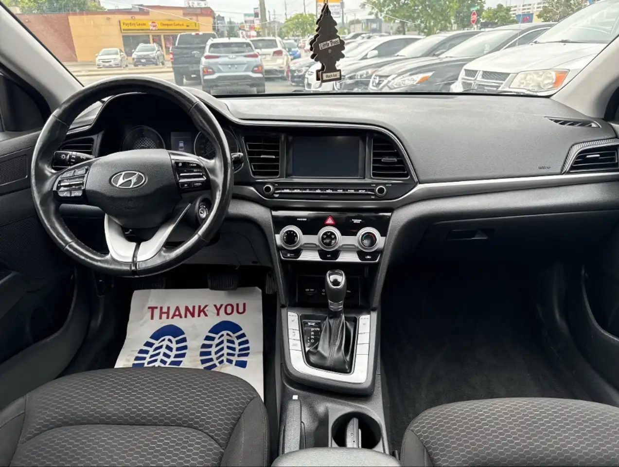 Hyundai ELANTRA photo Hyundai ELANTRA