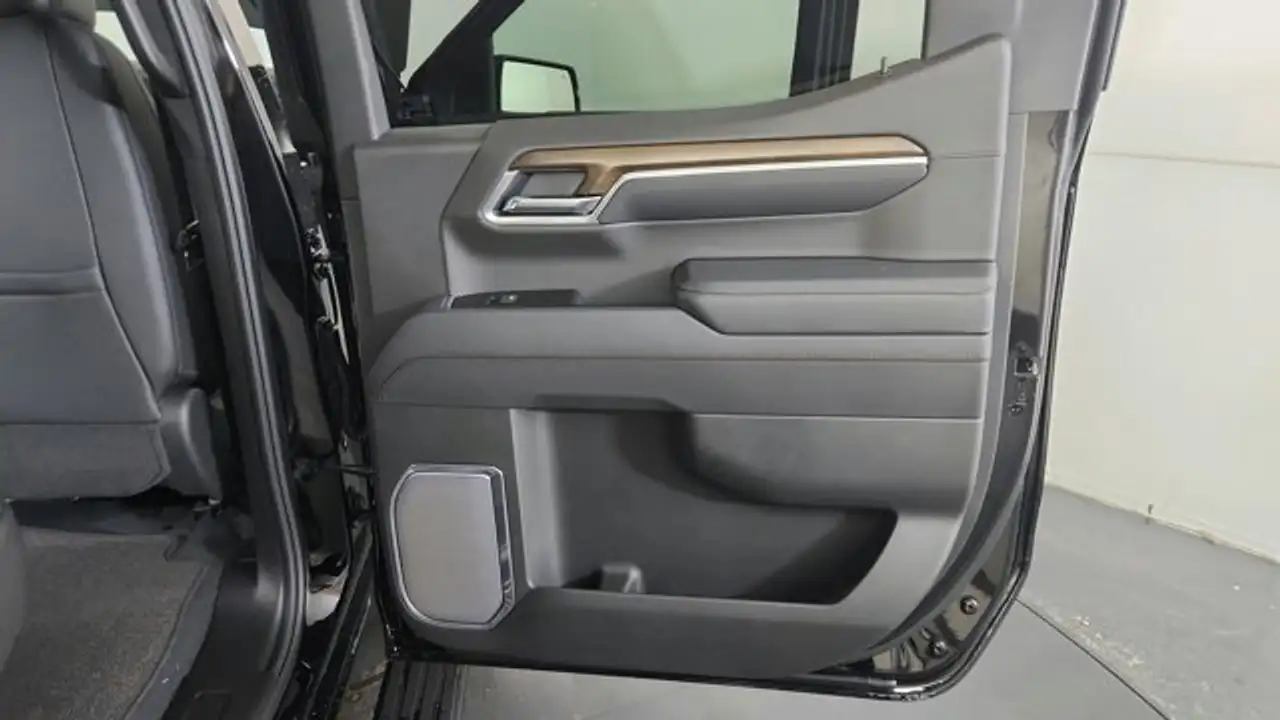 Chevrolet Silverado 1500 снимка Chevrolet Silverado 1500