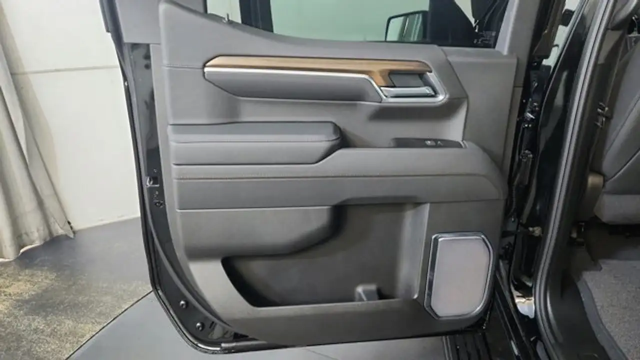 Chevrolet Silverado 1500 снимка Chevrolet Silverado 1500