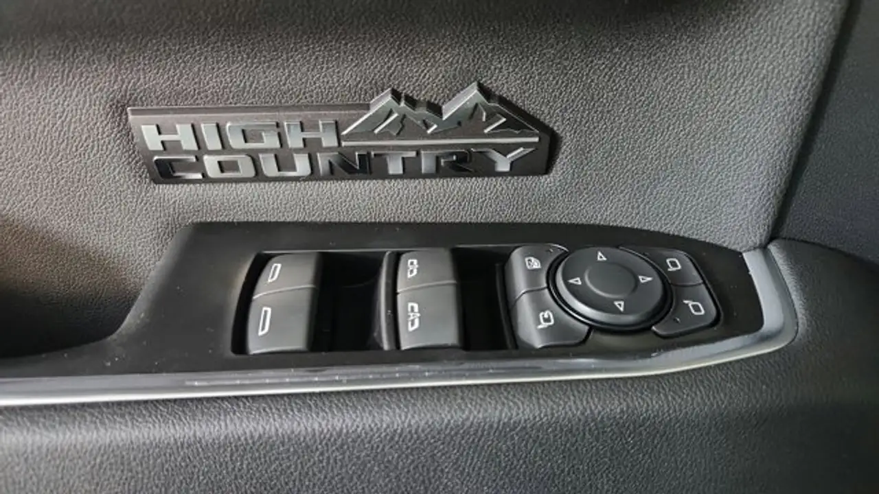 Chevrolet Silverado 1500 снимка Chevrolet Silverado 1500