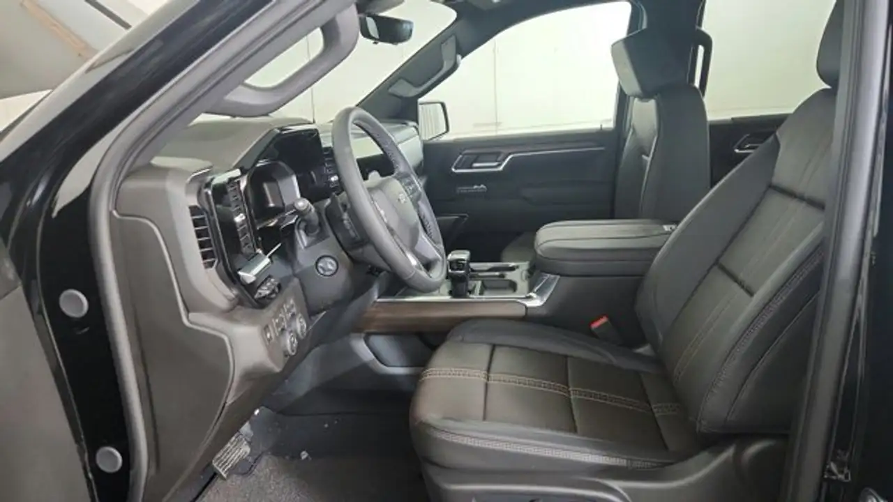 Chevrolet Silverado 1500 снимка Chevrolet Silverado 1500