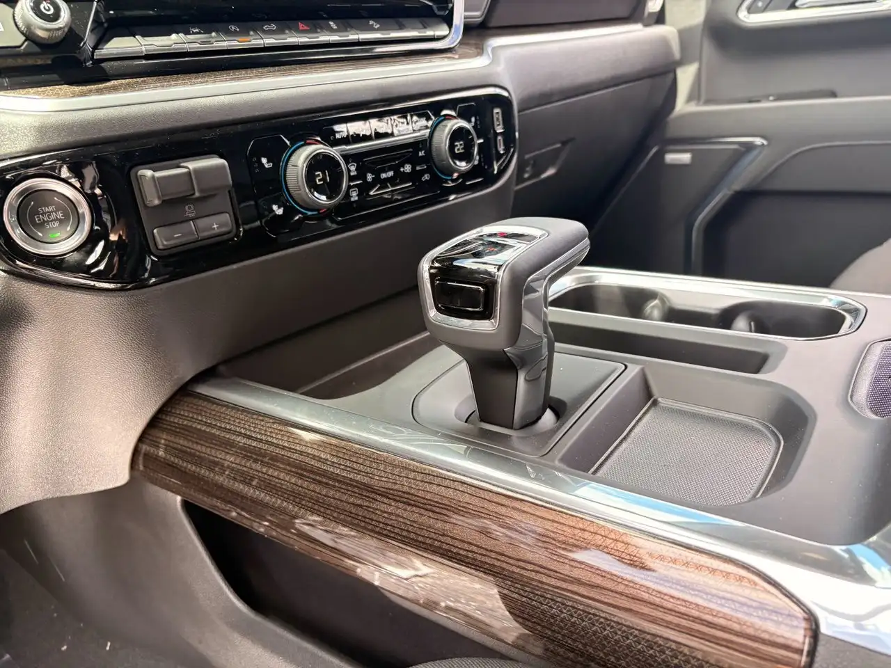Chevrolet Silverado 1500 снимка Chevrolet Silverado 1500