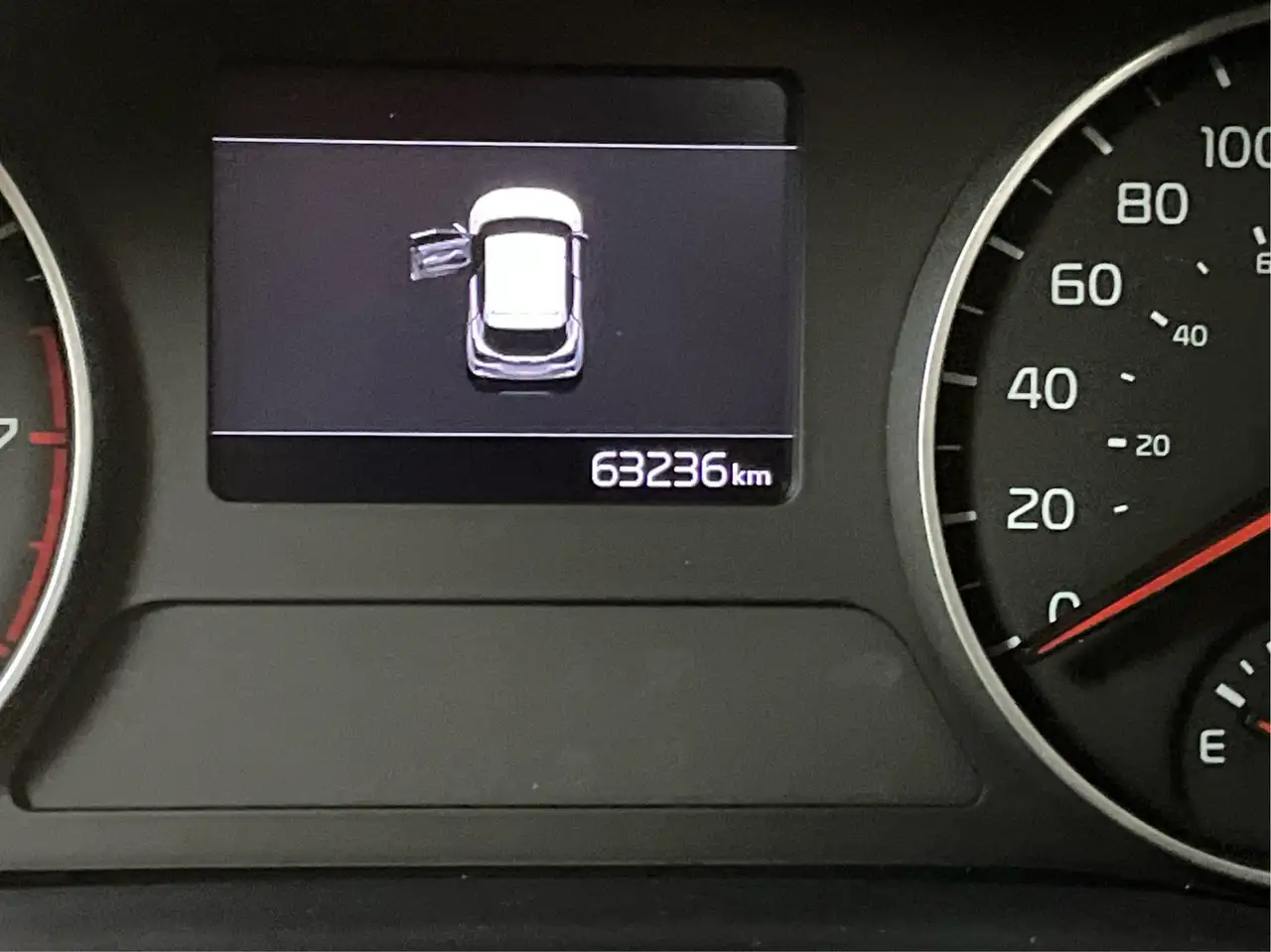 Kia Seltos снимка Kia Seltos