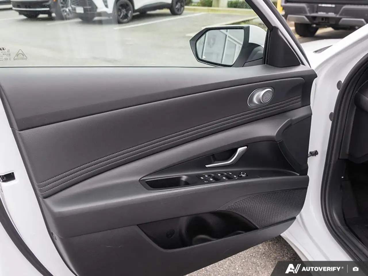 Hyundai ELANTRA fotografie Hyundai ELANTRA