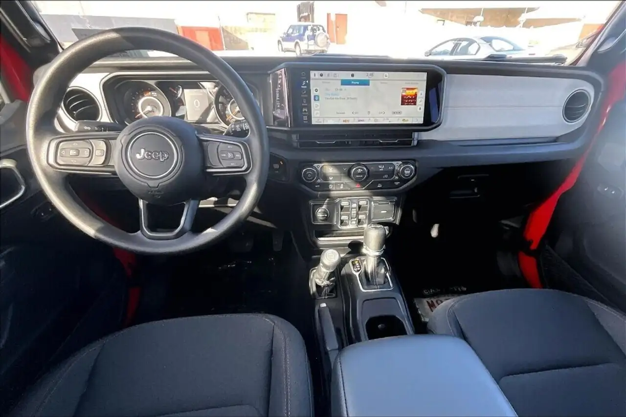 Jeep Wrangler снимка Jeep Wrangler