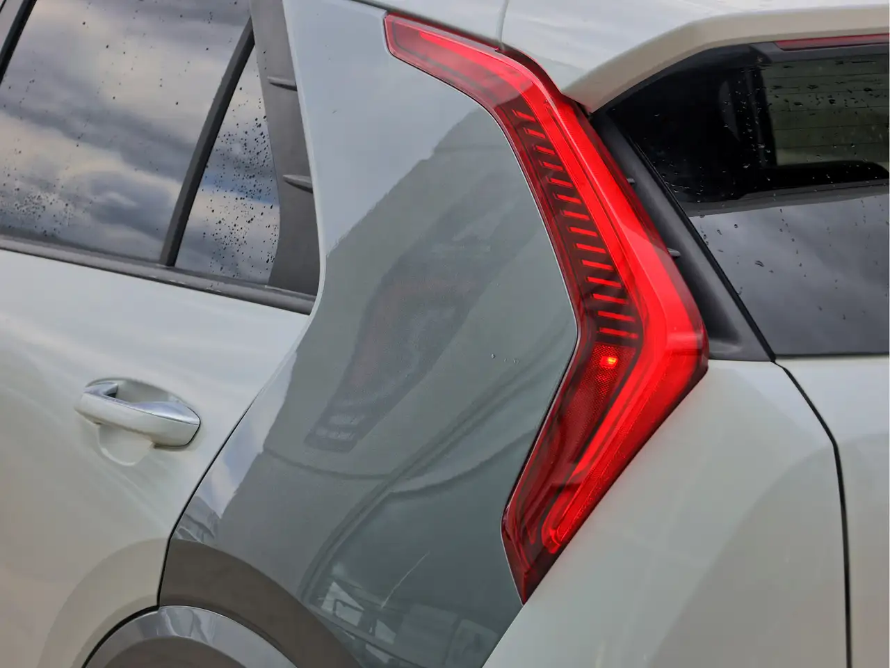 Kia Niro снимка Kia Niro