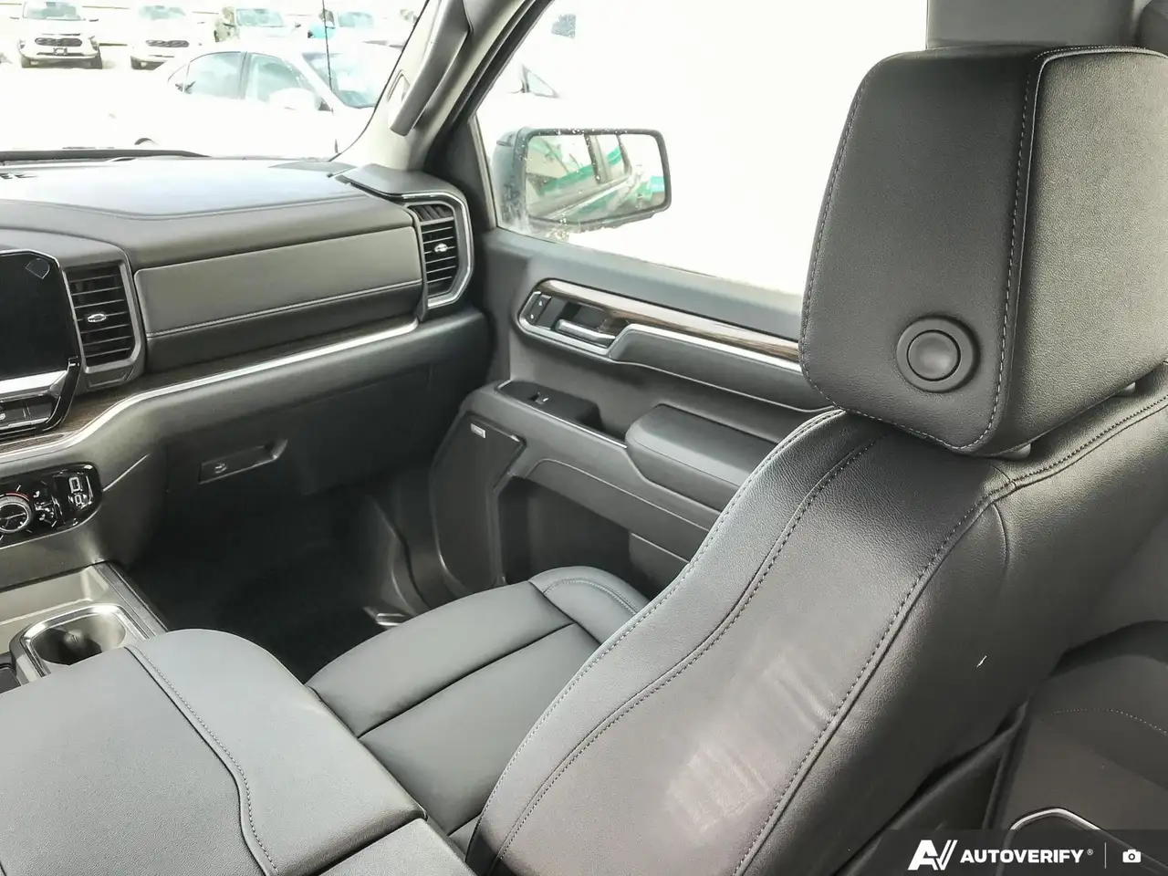 Chevrolet Silverado 1500 снимка Chevrolet Silverado 1500