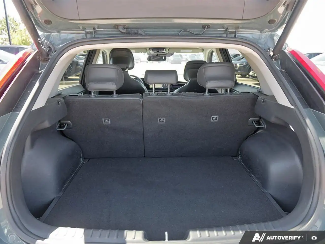 Kia Niro снимка Kia Niro