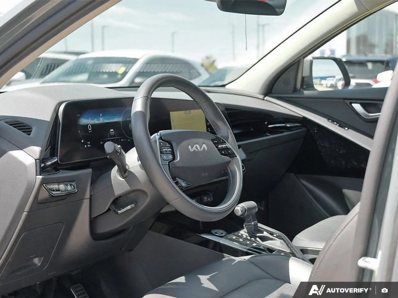 Kia Niro снимка Kia Niro