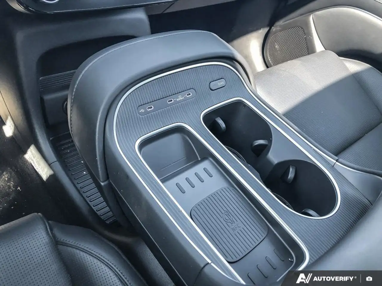 Hyundai PALISADE Hybrid снимка Hyundai PALISADE Hybrid