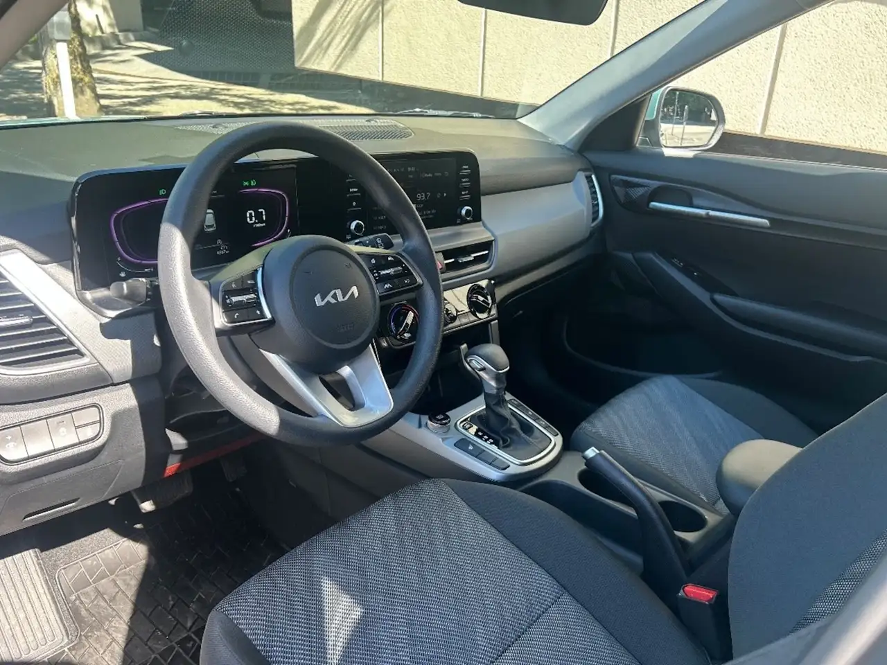 Kia Seltos photo Kia Seltos