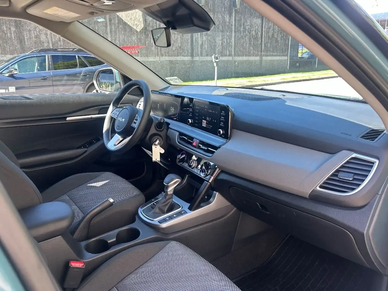 Kia Seltos photo Kia Seltos