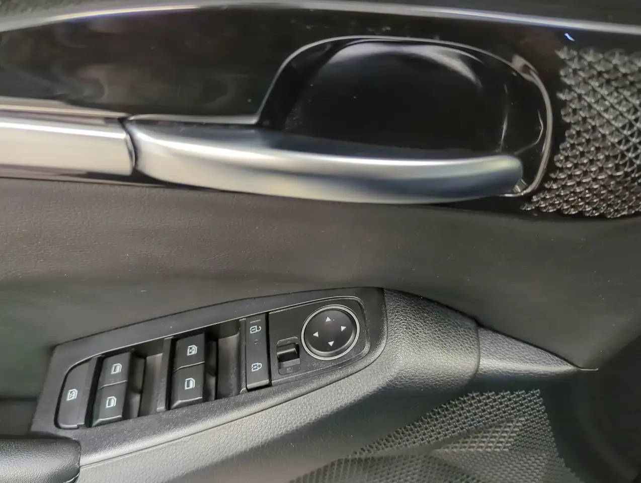 Kia Seltos снимка Kia Seltos