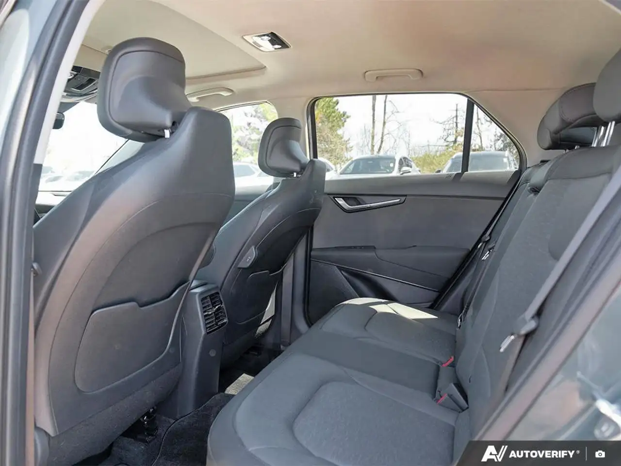 Kia Niro снимка Kia Niro