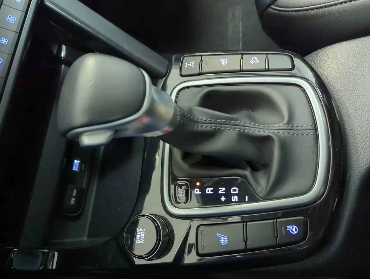 Kia Seltos снимка Kia Seltos