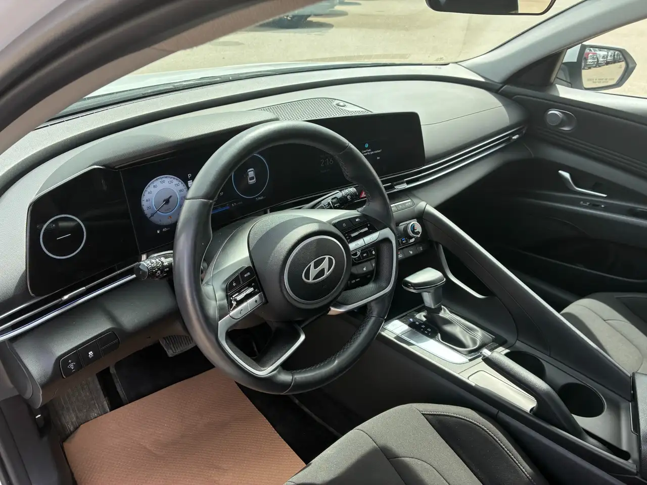 Hyundai ELANTRA снимка Hyundai ELANTRA