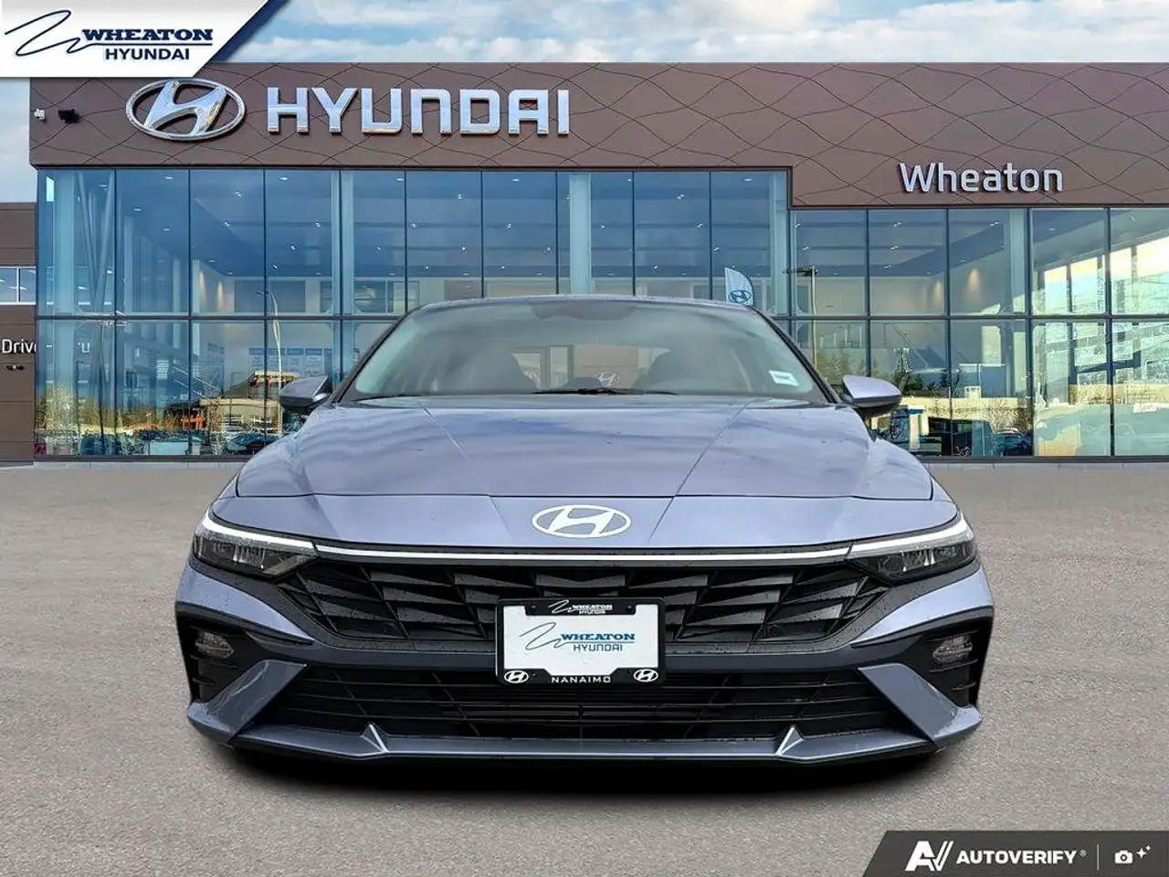 Hyundai ELANTRA photo Hyundai ELANTRA