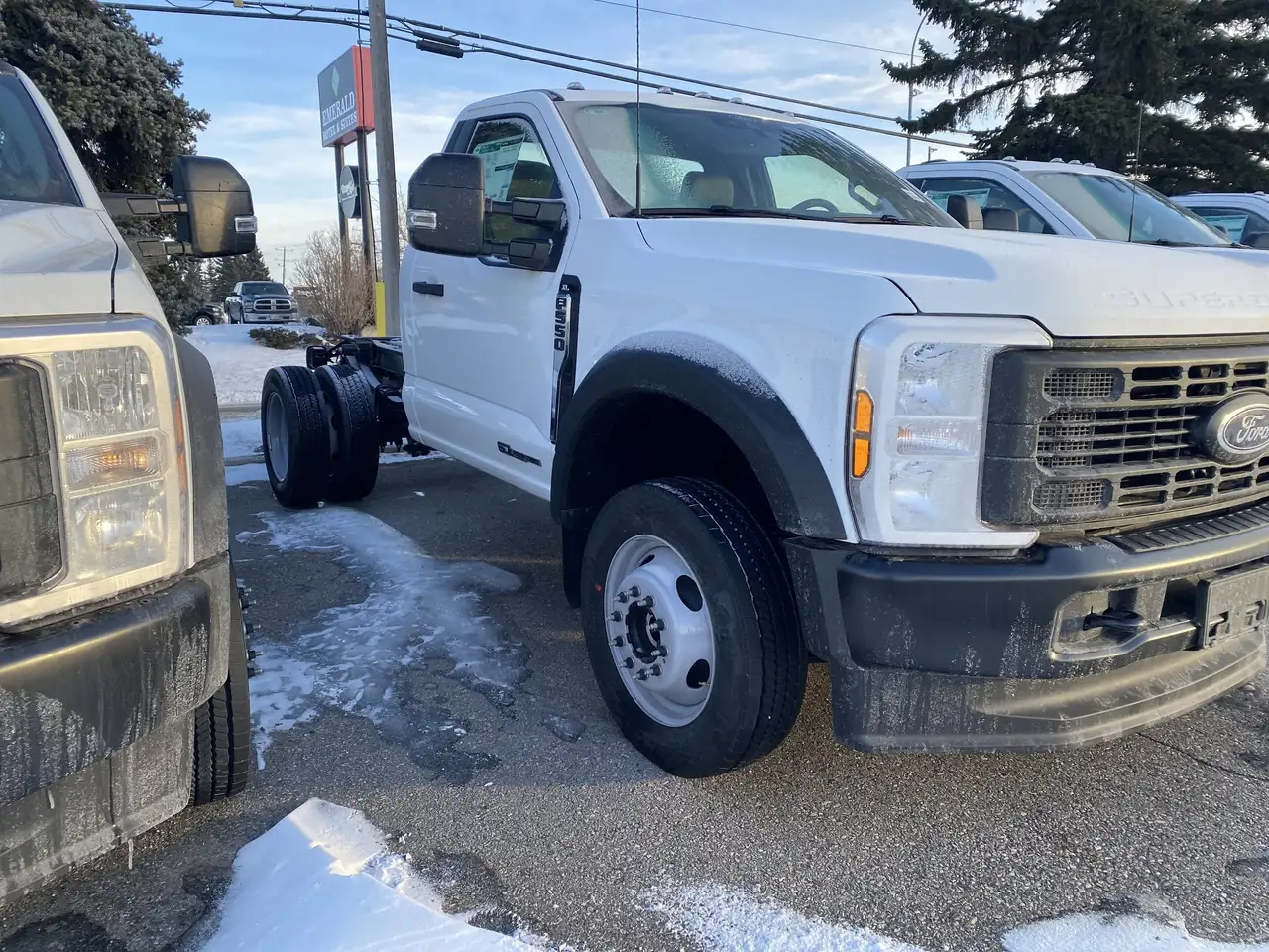 Ford F-550 Super Duty снимка Ford F-550 Super Duty