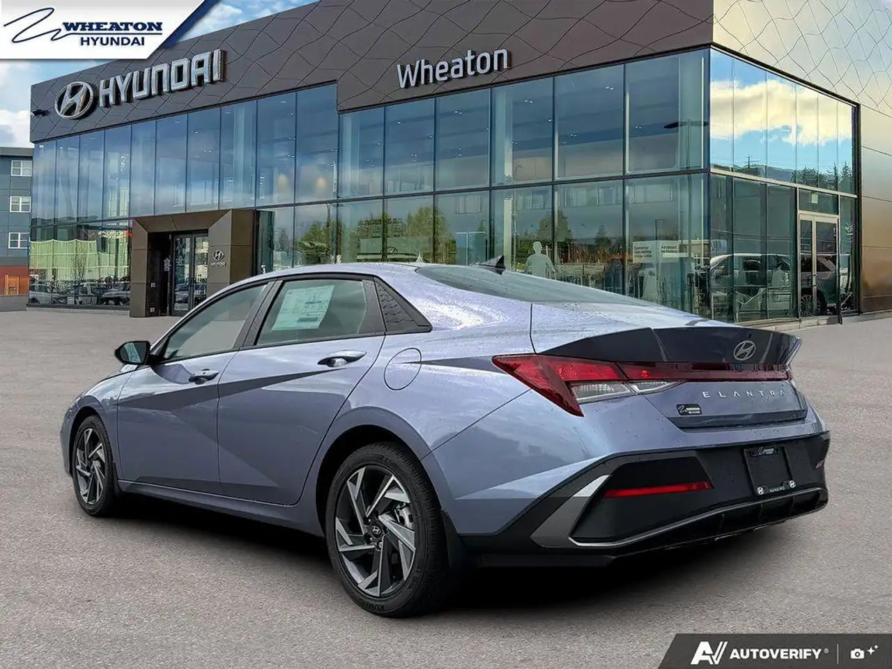 Hyundai ELANTRA photo Hyundai ELANTRA