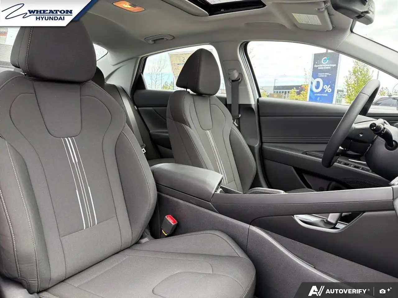 Hyundai ELANTRA photo Hyundai ELANTRA