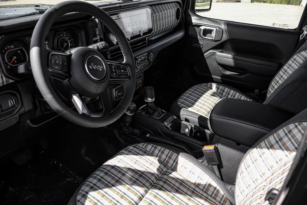 Jeep Gladiator photo Jeep Gladiator