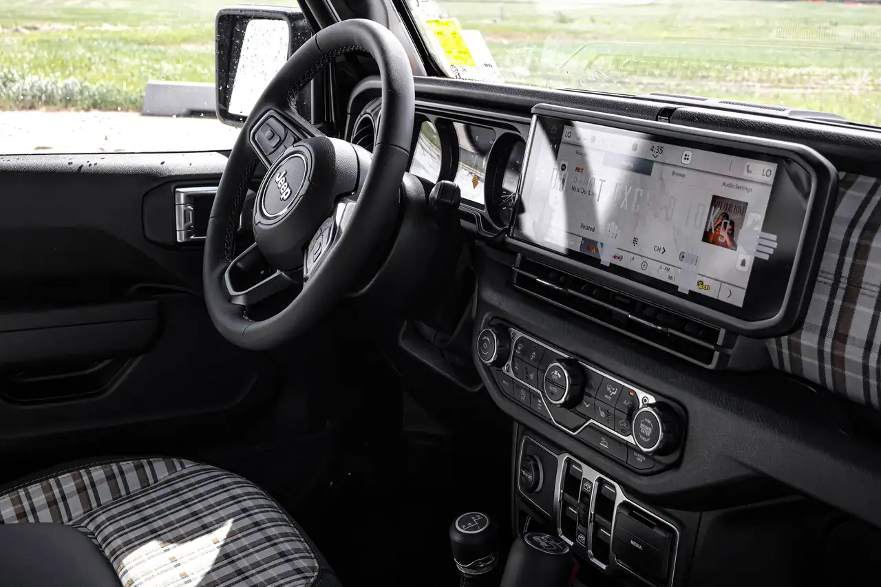 Jeep Gladiator photo Jeep Gladiator