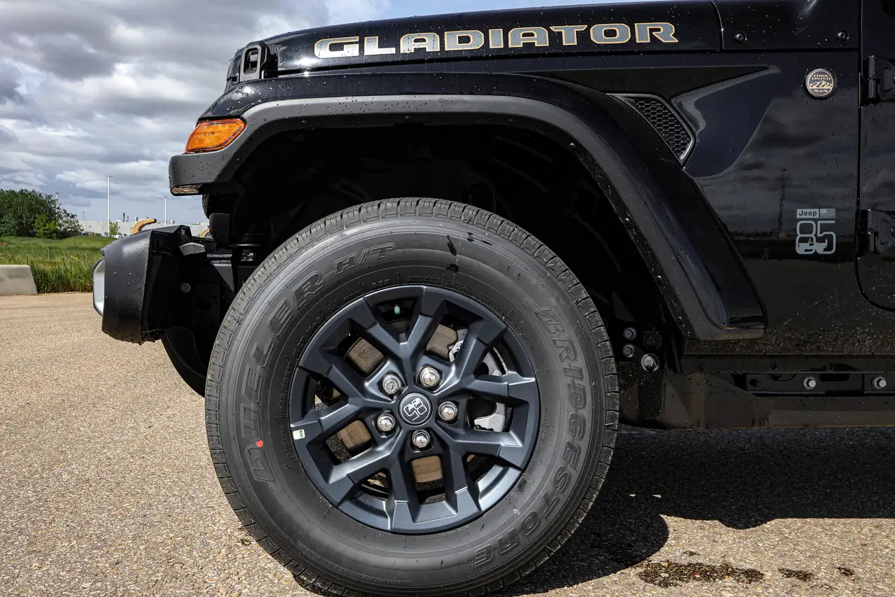 Jeep Gladiator photo Jeep Gladiator