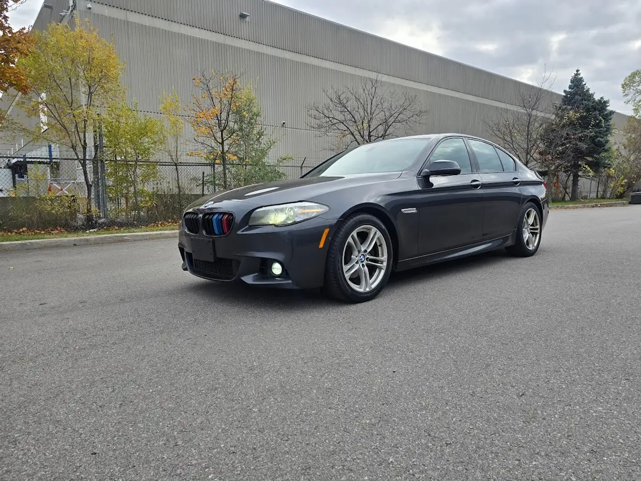 BMW 5 Series photo BMW 5 Series