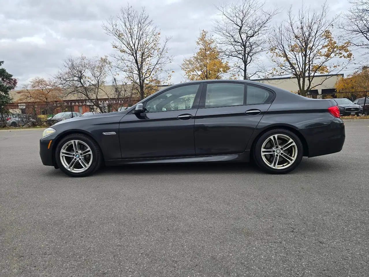 BMW 5 Series photo BMW 5 Series
