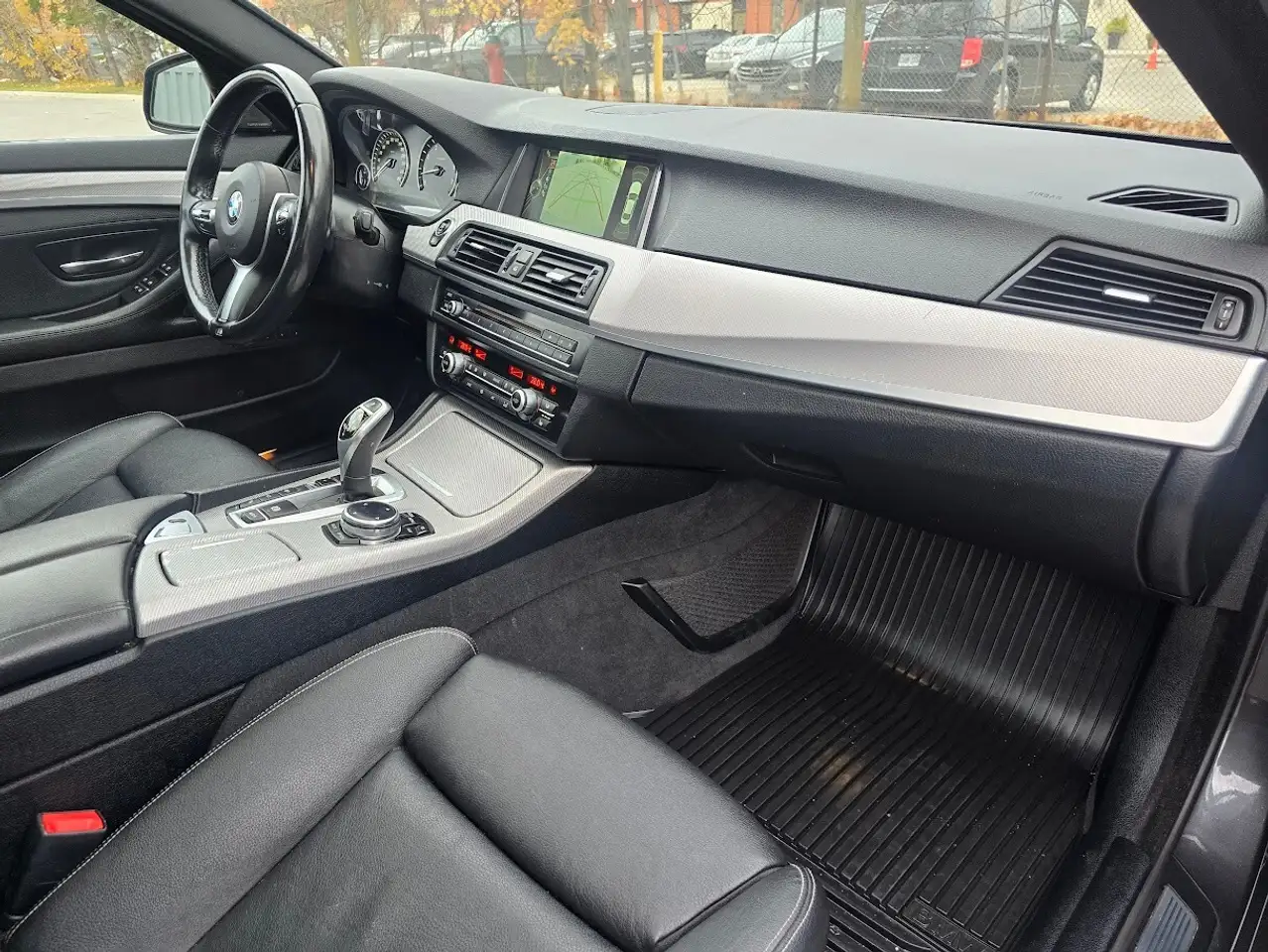 BMW 5 Series photo BMW 5 Series