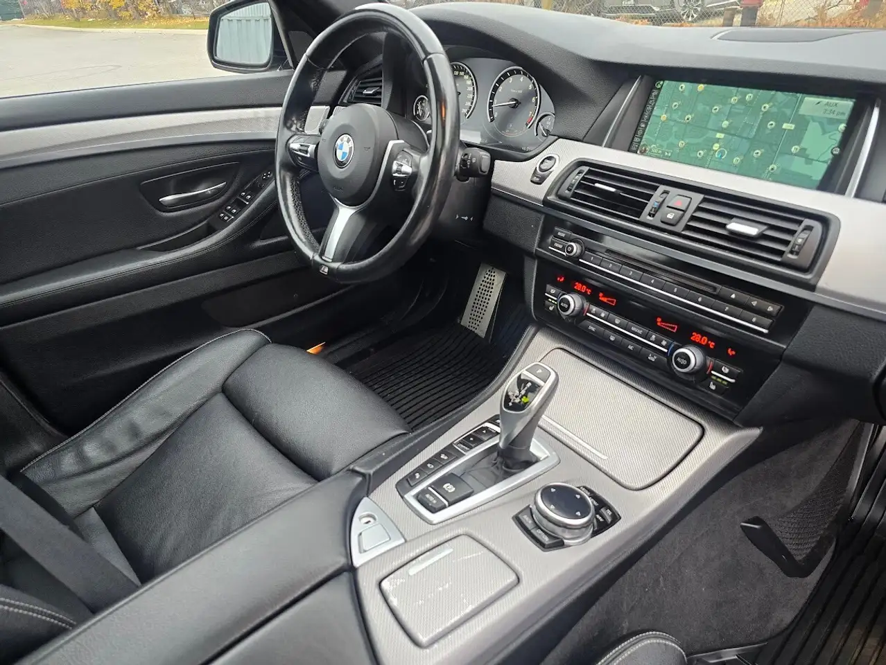 BMW 5 Series photo BMW 5 Series