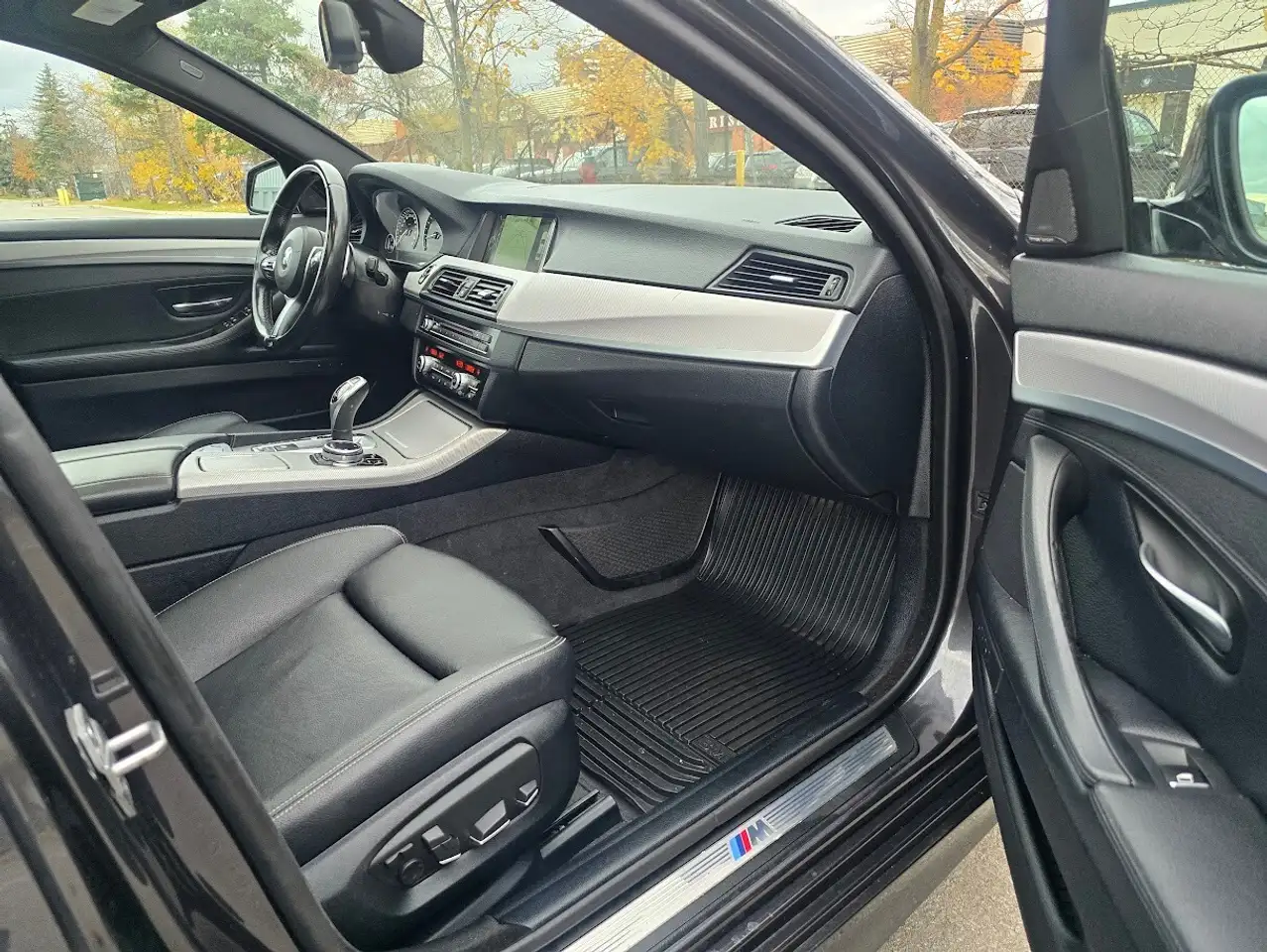 BMW 5 Series photo BMW 5 Series
