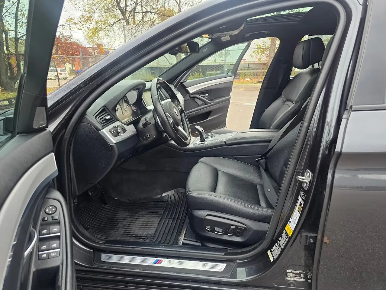 BMW 5 Series photo BMW 5 Series