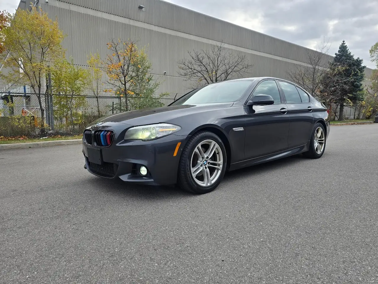 BMW 5 Series photo BMW 5 Series