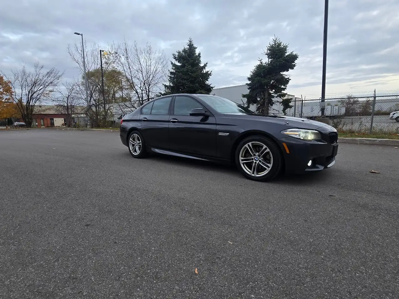 BMW 5 Series photo BMW 5 Series