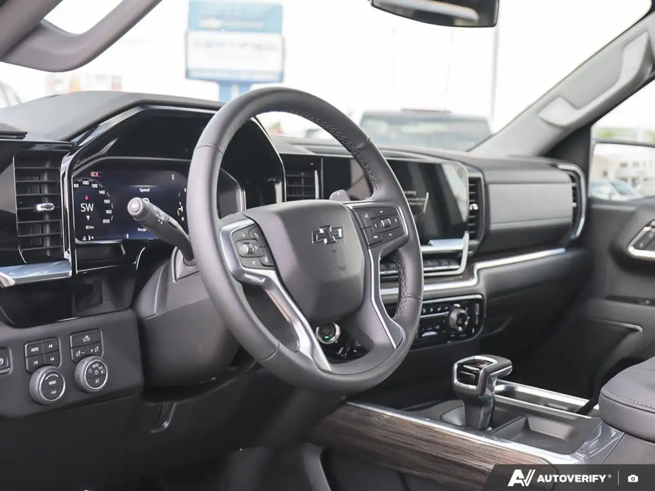 Chevrolet Silverado 1500 снимка Chevrolet Silverado 1500