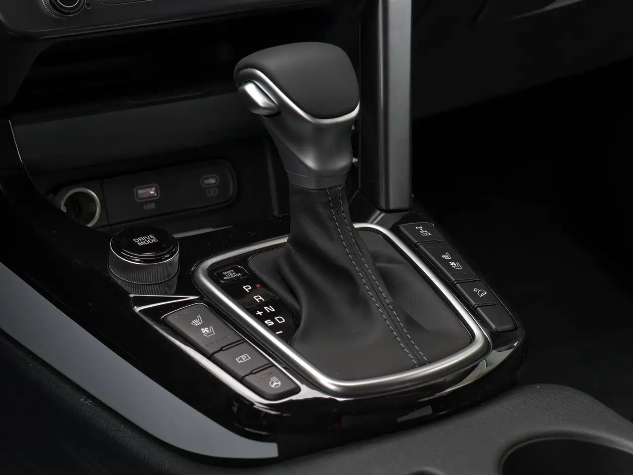 Kia Seltos снимка Kia Seltos
