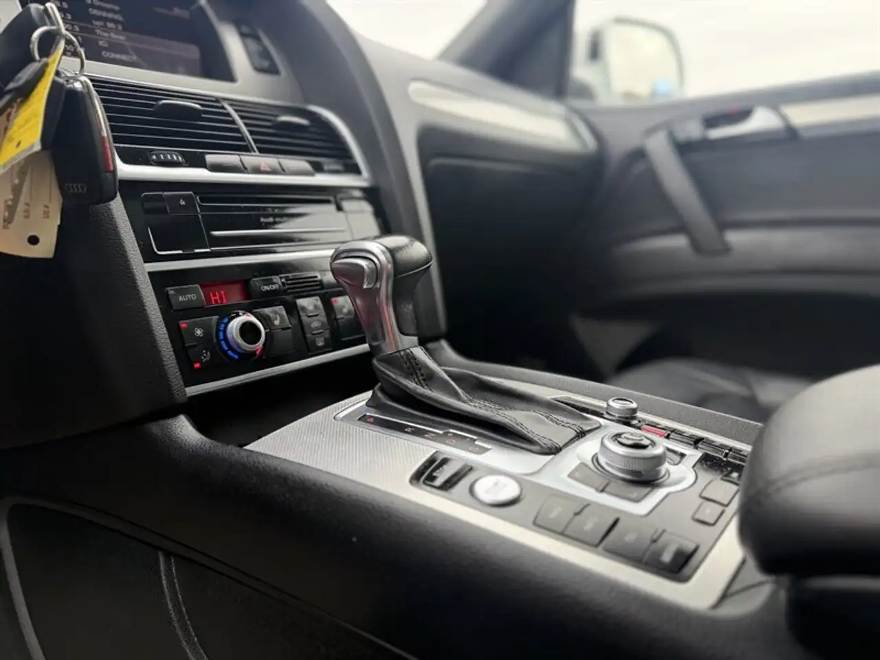 Audi Q7 photo Audi Q7