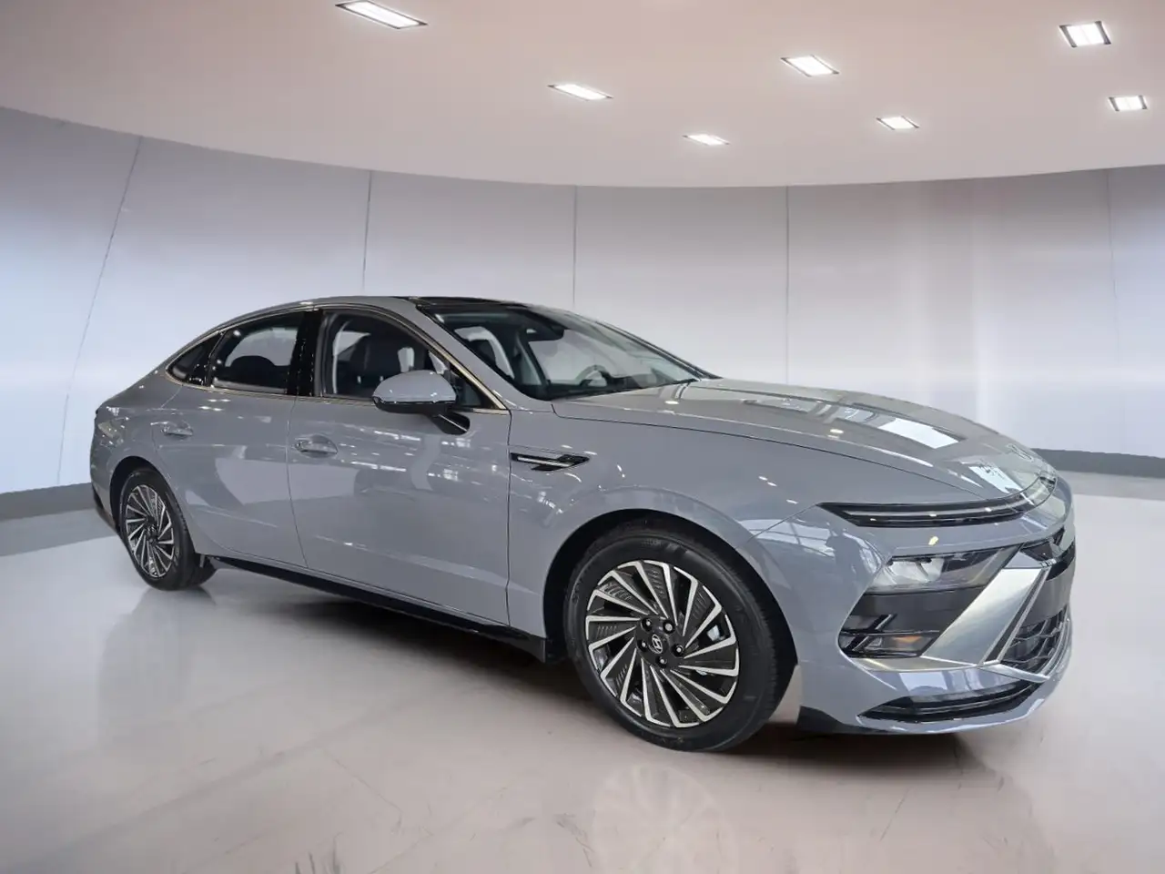 Hyundai SONATA снимка Hyundai SONATA