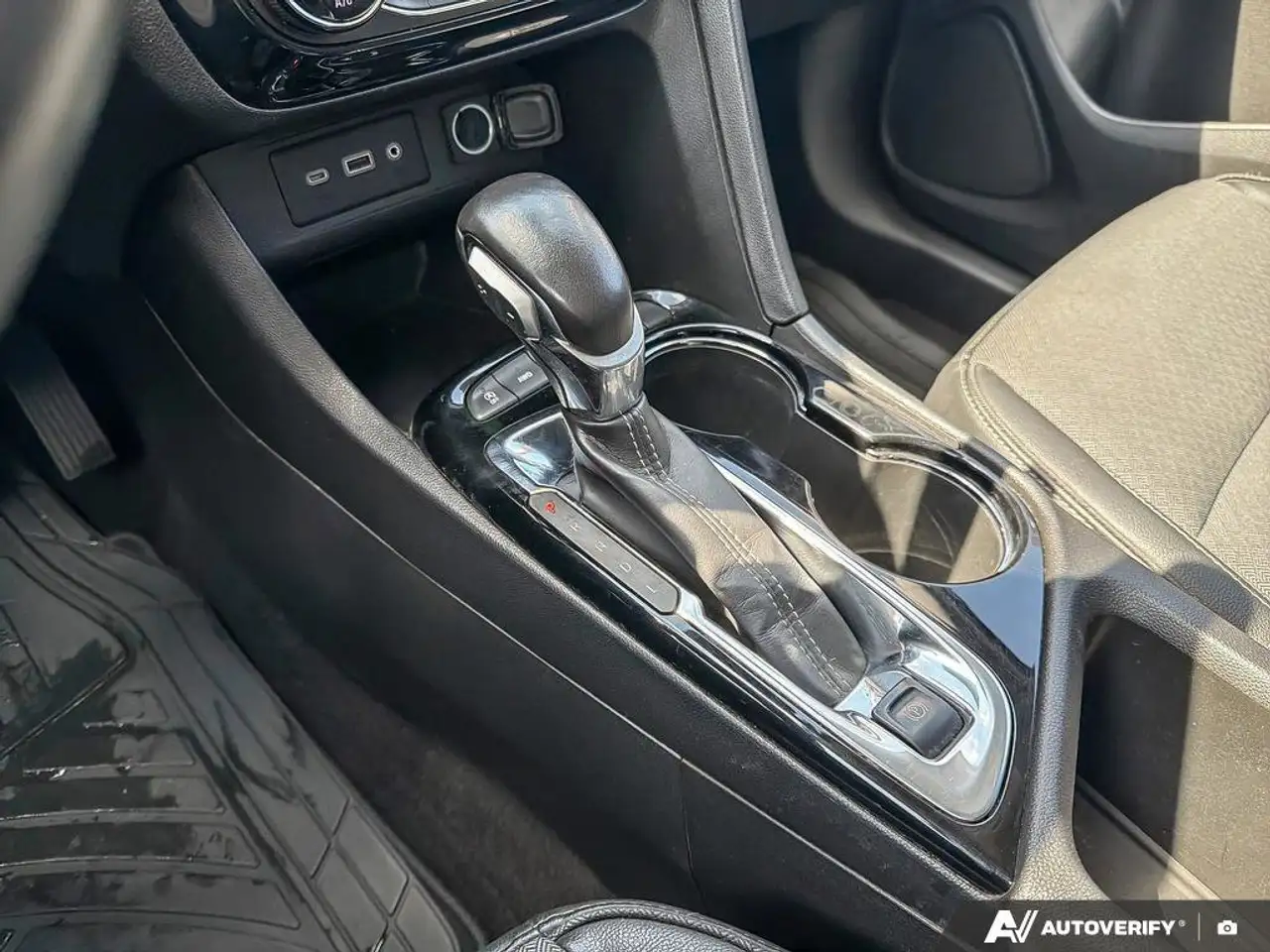 Buick Encore снимка Buick Encore