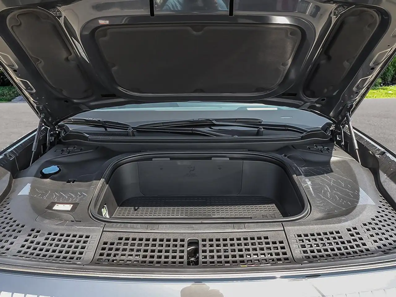 Hyundai IONIQ 9 снимка Hyundai IONIQ 9