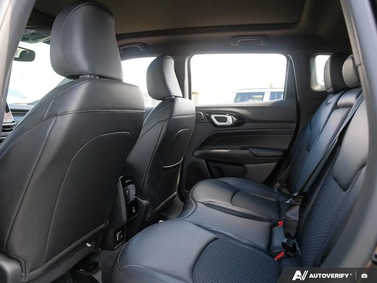 Jeep Compass photo Jeep Compass